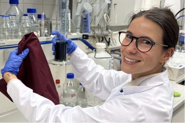 Investigadores austriacos desarrollan disolvente que permite reciclar el 100% del algodón y el 97% del poliéster en telas mixtas