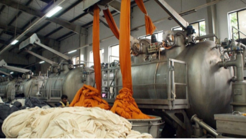 Científicos argentinos crean un sistema biológico para tratar efluentes textiles del teñido